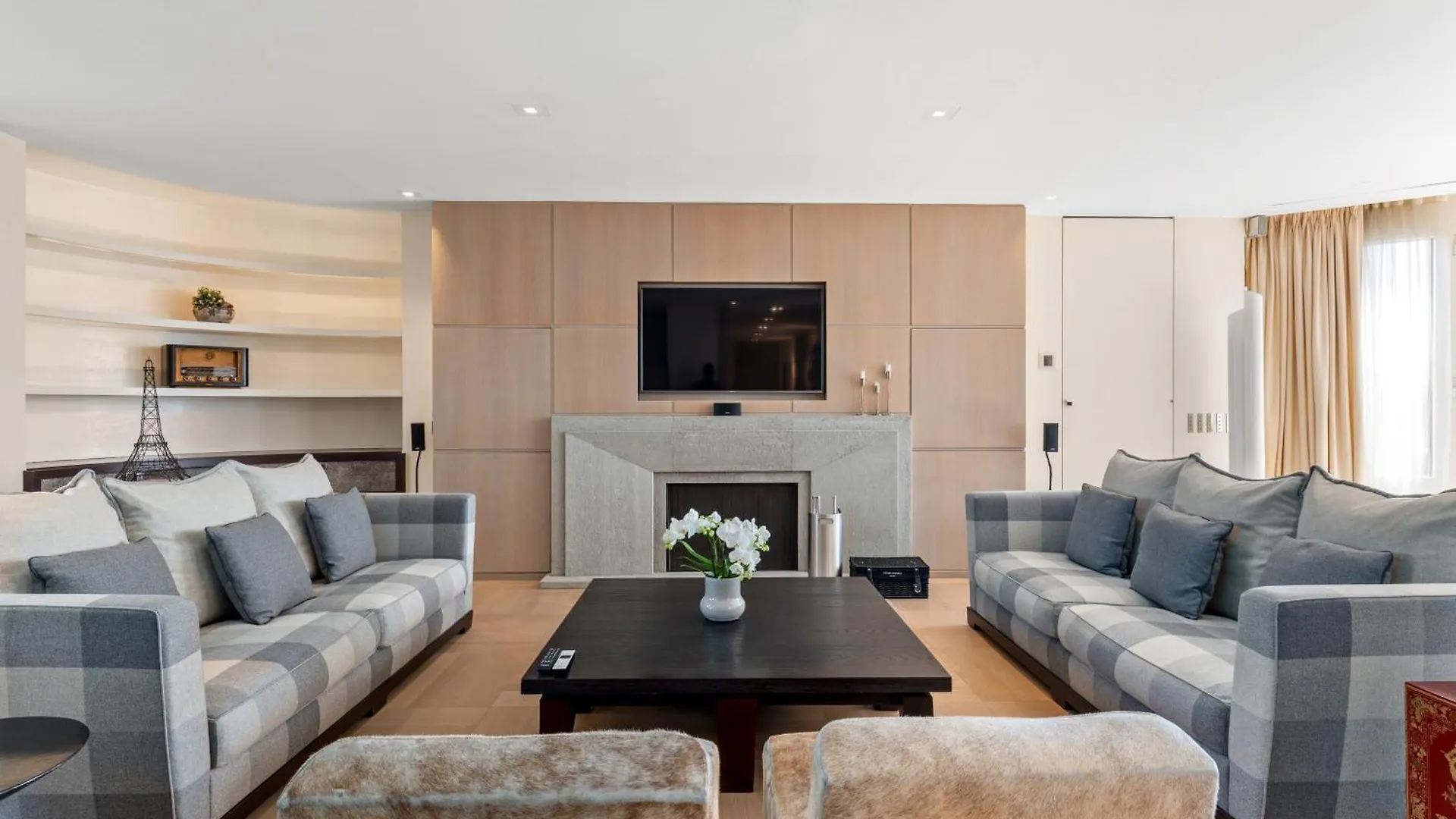 Exclusive 3 Bedroom Luxury Penthouse Cenevre