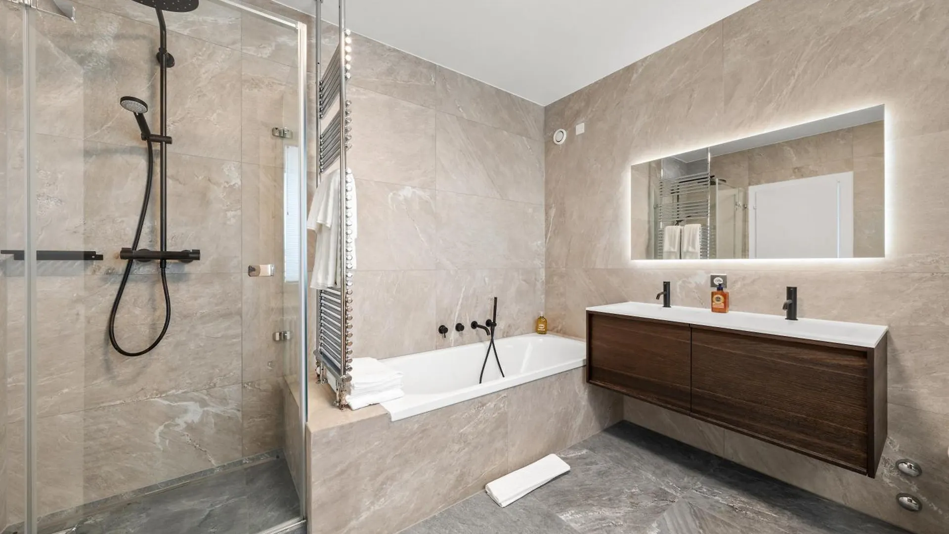 Daire Exclusive 3 Bedroom Luxury Penthouse Cenevre İsviçre